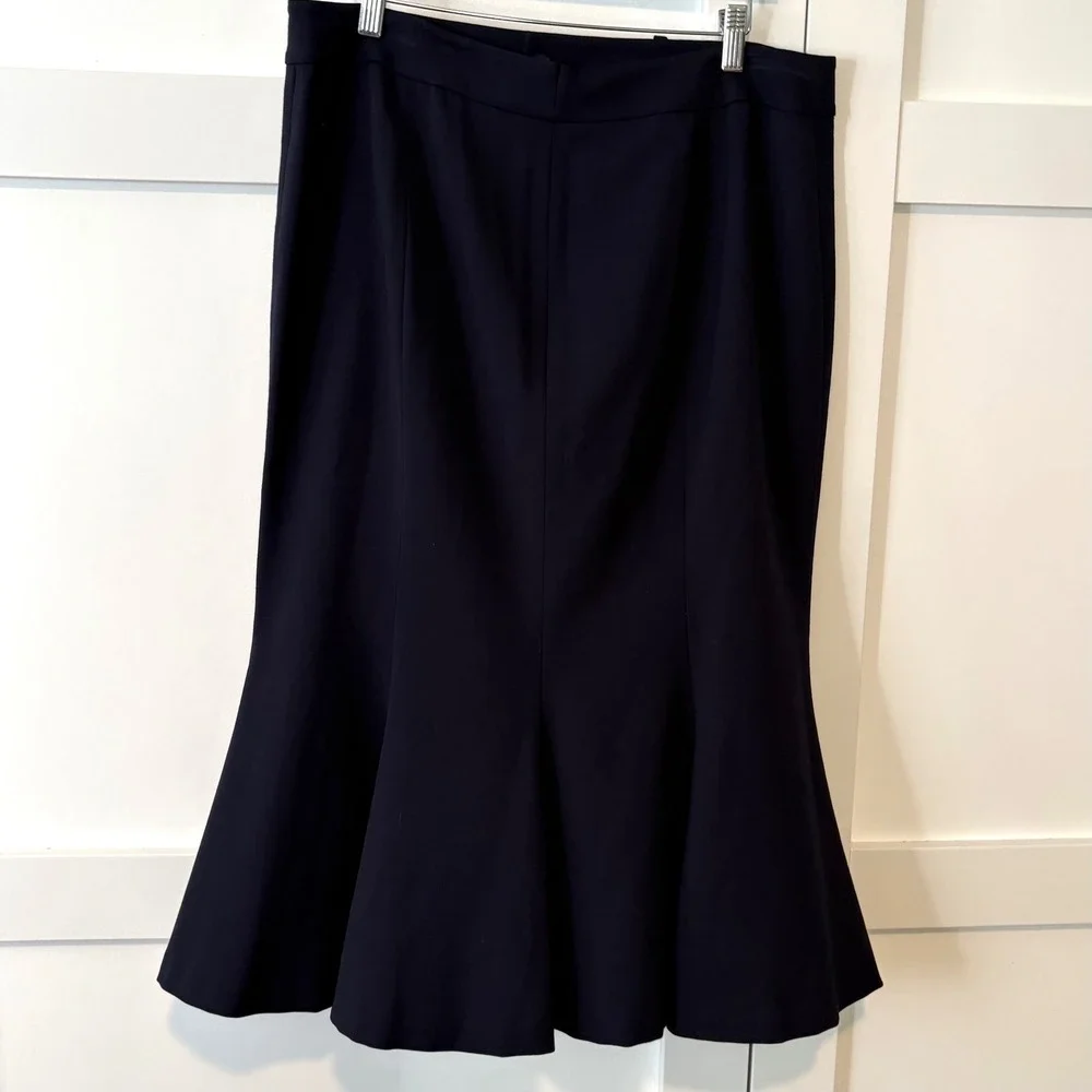 Lauren Ralph Lauren Navy Midi Office Classic Wool Trumpet Skirt in Size 12